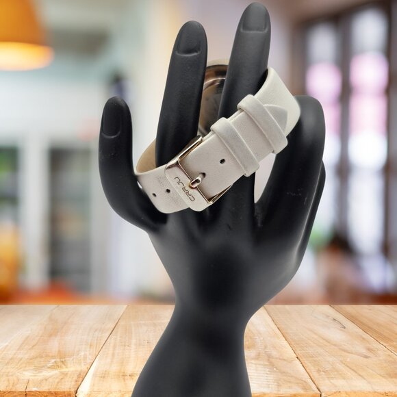 CRRJU Unisex Minimalist Watch – White Leather Band, Silver Bezel, New Battery - Picture 5 of 9